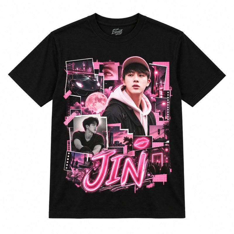 Camiseta preta BTS Jin Pink Neon City com o Jin de boné rosa e moletom
