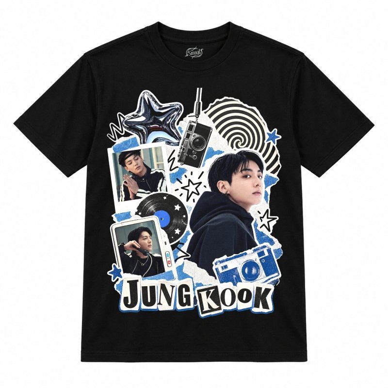 Camiseta preta BTS Jungkook Black Blue Camera Collage com o Jungkook de moletom preto