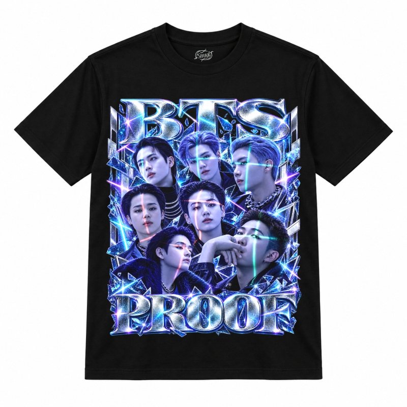 Camiseta preta BTS Proof Anthology com os sete em close