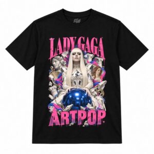 Camiseta preta Lady Gaga Artpop com a Lady Gaga de cabelo platinado e traje de cristais