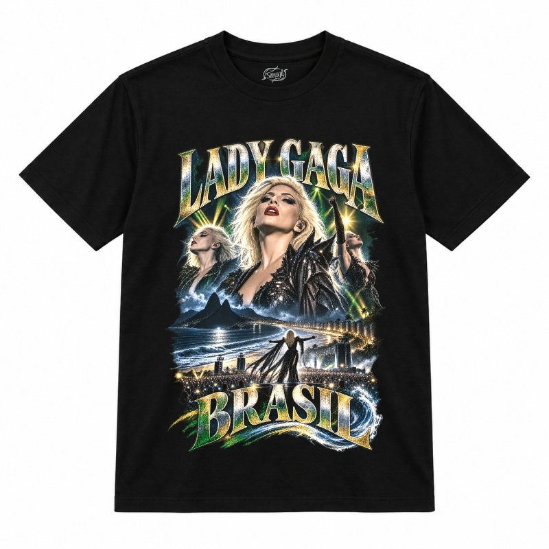 Camiseta preta Lady Gaga Copacabana Brasil com a Lady Gaga de braço erguido